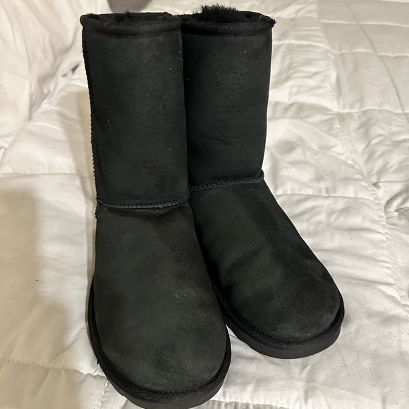 Uggs - Picture 2 of 5